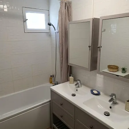 3 chambres, balcon,Pk gratuit, Netflix Appartement *