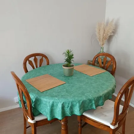 Appartement 3 chambres, balcon,Pk gratuit, Netflix